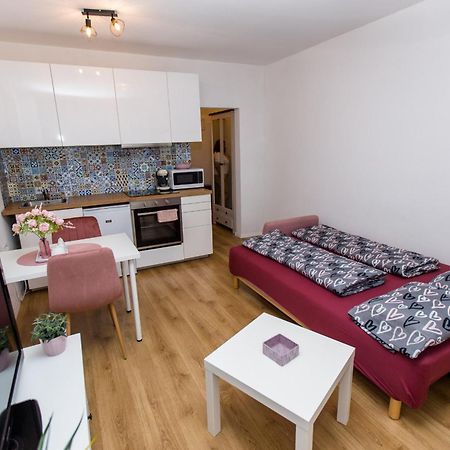 Apartment Near The Ondrej Nepela Winter Stadium Bratislava Luaran gambar