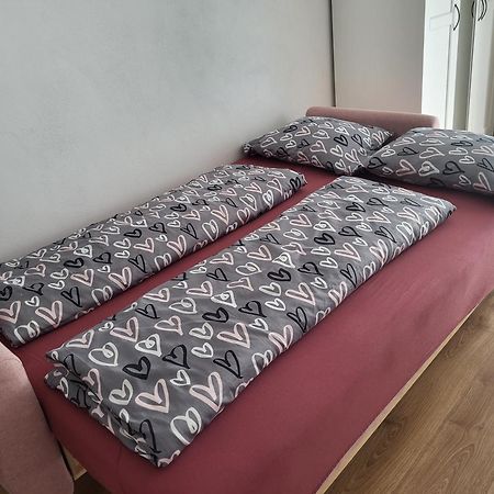 Apartment Near The Ondrej Nepela Winter Stadium Bratislava Luaran gambar