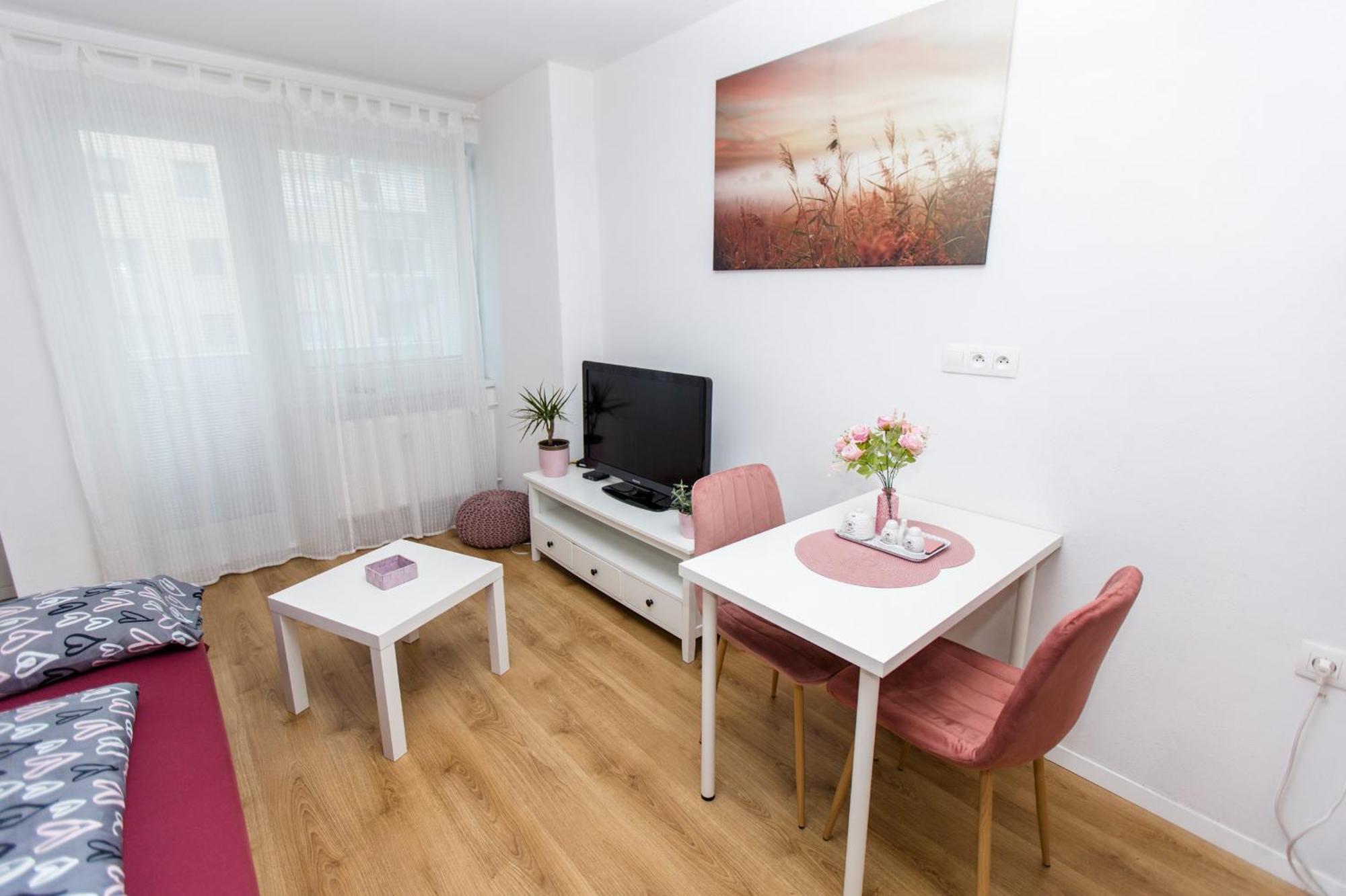 Apartment Near The Ondrej Nepela Winter Stadium Bratislava Luaran gambar