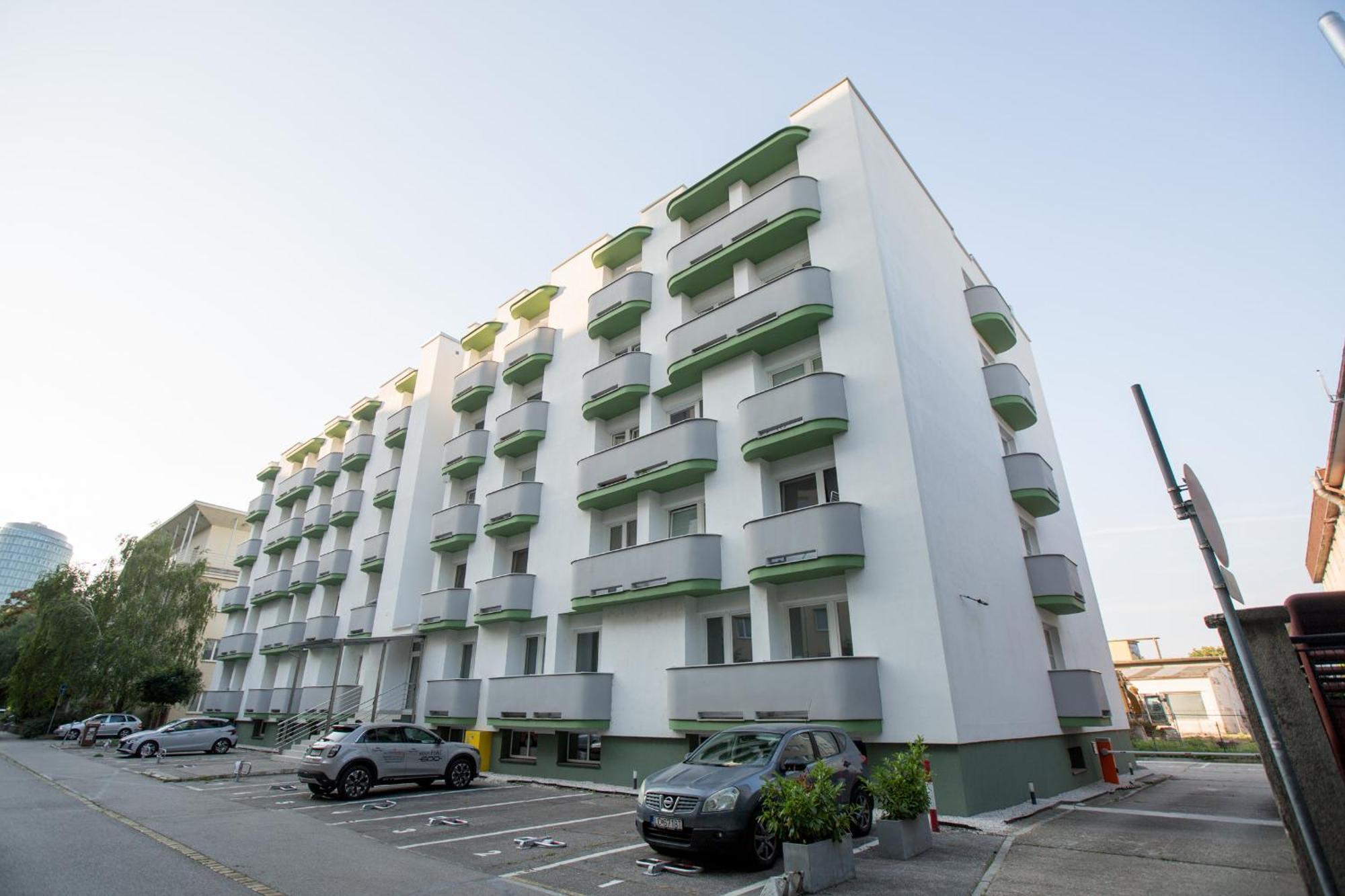 Apartment Near The Ondrej Nepela Winter Stadium Bratislava Luaran gambar